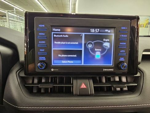 Used 2021 Toyota RAV4 LE image 15