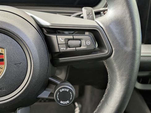 Used 2024 Porsche Cayenne image 23