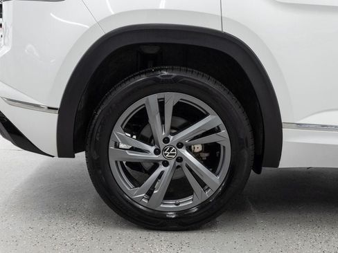 Used 2024 Volkswagen Atlas Cross Sport SEL R-Line AWD/4WD image 40