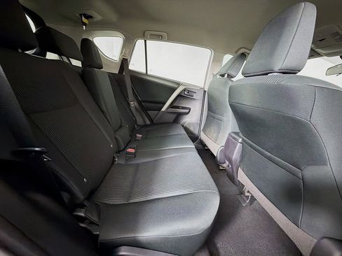 Used 2018 Toyota RAV4 LE FWD image 26