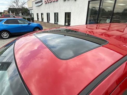 Used 2016 Dodge Durango R/T w/ Technology Group AWD/4WD image 15
