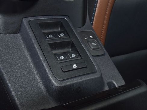 Used 2023 Ford Bronco Outer Banks AWD/4WD image 34