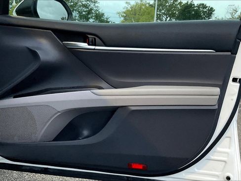 Used 2023 Toyota Camry SE w/ Cold Weather Package image 23