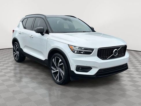 Used 2019 Volvo XC40 T5 R-Design AWD/4WD image 2