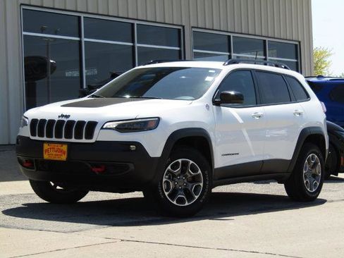 Used 2022 Jeep Cherokee Trailhawk w/ Premium Leather Package AWD/4WD image 12