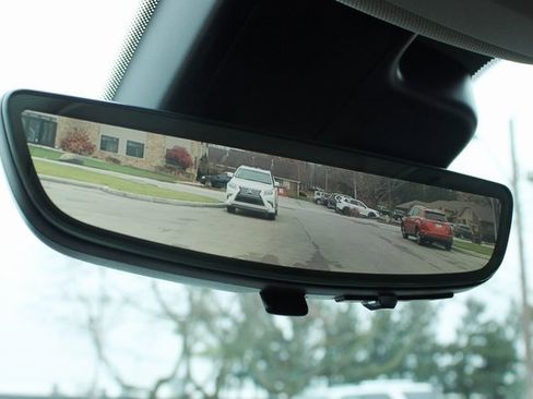 Used 2023 Buick Envision Avenir image 31