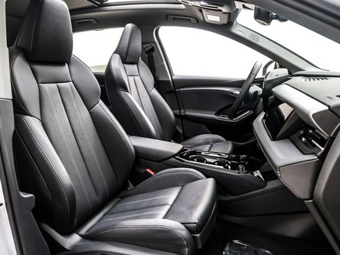 Used 2025 Audi Q6 e-tron Premium Plus w/ Premium Plus image 8