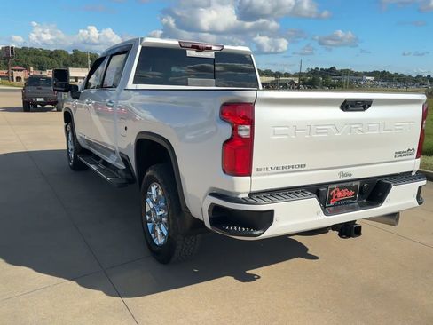 Used 2024 Chevrolet Silverado 2500 High Country w/ High Country Premium Package image 5