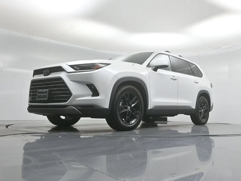 Used 2024 Toyota Grand Highlander AWD Hybrid image 45