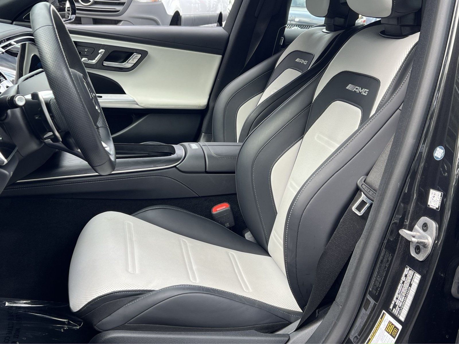 Certified 2025 Mercedes-Benz E 53 AMG e 4MATIC Sedan w/ Multicontour Seating Package image 18