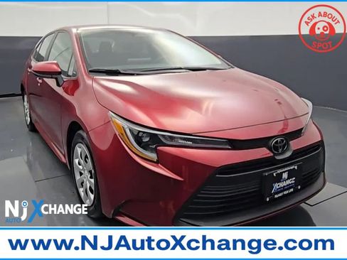 Used 2025 Toyota Corolla LE FWD image 1