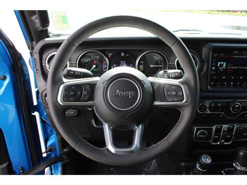 Used 2023 Jeep Wrangler Unlimited Sahara w/ Cold Weather Group AWD/4WD image 15