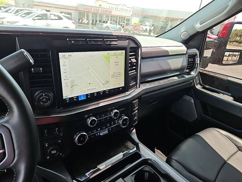Used 2023 Ford F250 Lariat w/ Lariat Ultimate Package AWD/4WD image 17