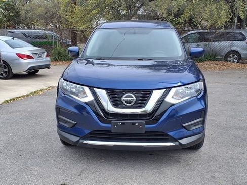 Used 2018 Nissan Rogue S AWD/4WD image 2