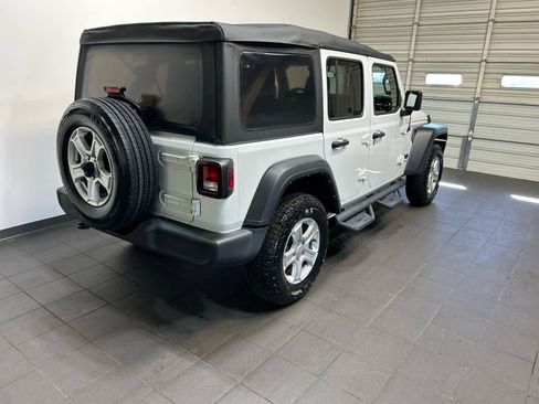 Used 2022 Jeep Wrangler Unlimited Sport AWD/4WD image 3