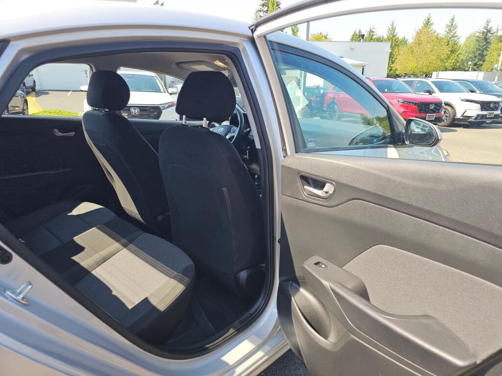 Used 2018 Hyundai Accent SE FWD image 14