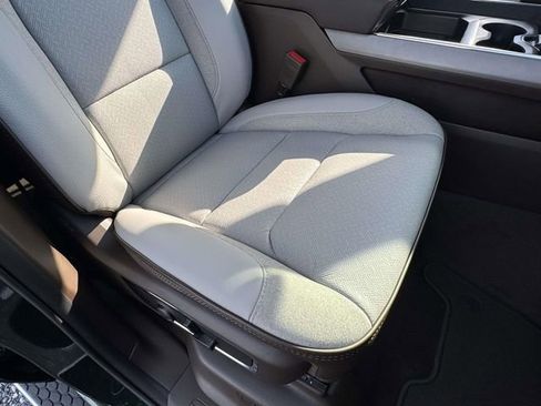New 2026 RAM 1500 Laramie AWD/4WD image 16