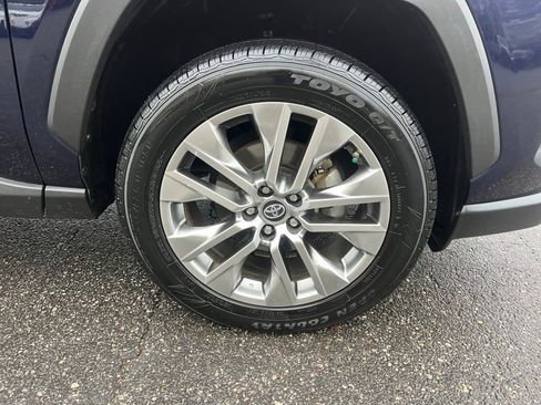 Used 2019 Toyota RAV4 XLE Premium w/ Phone Cable & Charge Package image 26