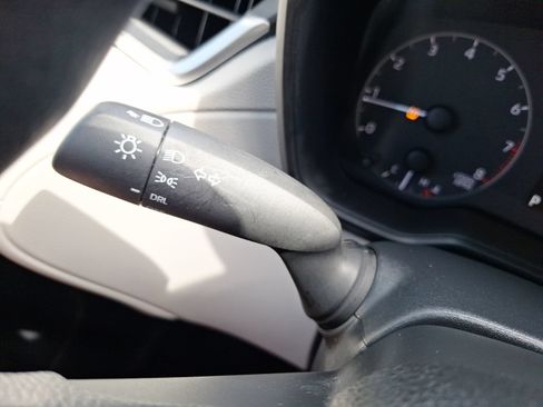 Used 2024 Toyota Corolla Cross L FWD image 21