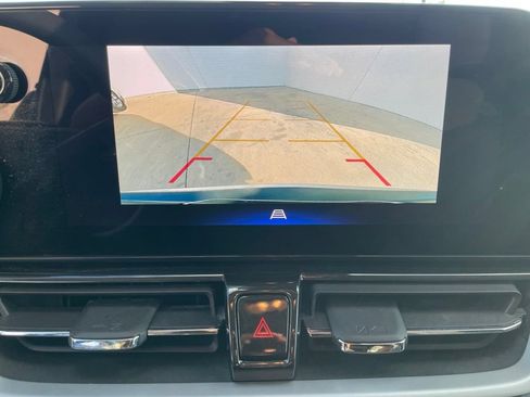 Used 2025 Chevrolet TrailBlazer LT FWD image 11