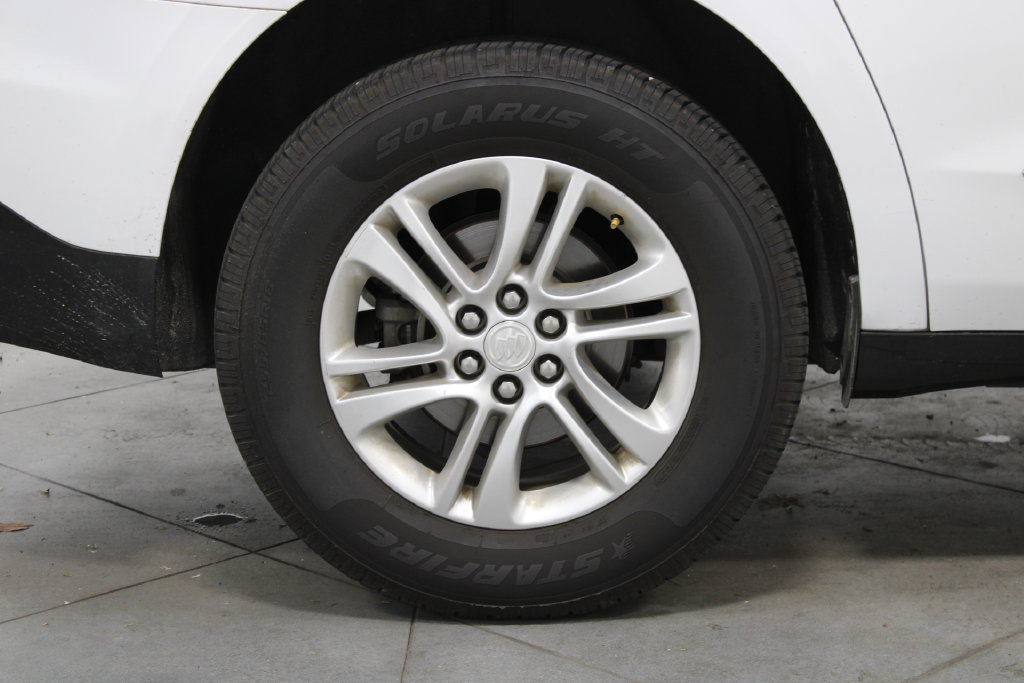Used 2019 Buick Enclave Essence FWD image 12