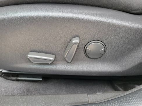 Used 2016 Ford Focus SE w/ Equipment Group 201A FWD image 14