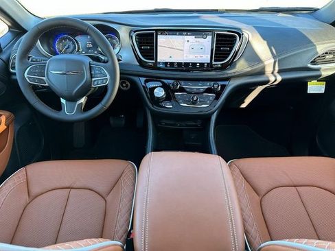 New 2026 Chrysler Pacifica Pinnacle FWD image 13