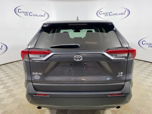 Certified 2023 Toyota RAV4 LE AWD/4WD image 5