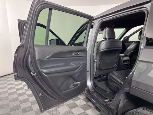 Used 2024 Jeep Grand Cherokee L Laredo image 44