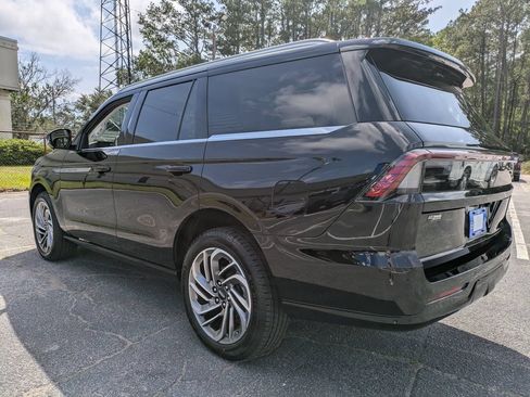 New 2026 Lincoln Navigator Reserve AWD/4WD image 6
