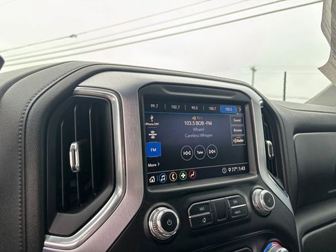 Used 2020 GMC Sierra 1500 SLT AWD/4WD image 21