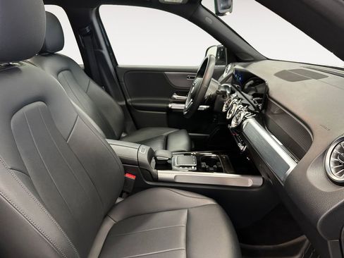 Used 2022 Mercedes-Benz GLB 250 4MATIC image 15