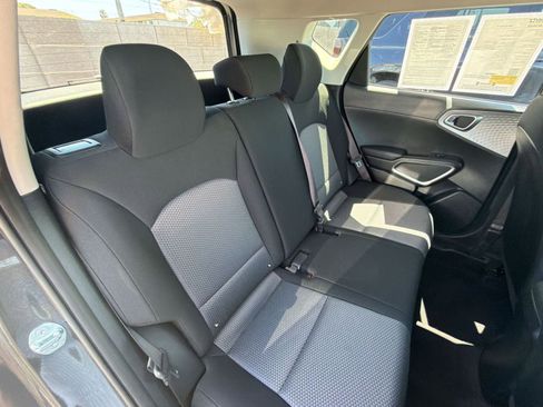 Used 2025 Kia Soul LX w/ LX Technology Package FWD image 34