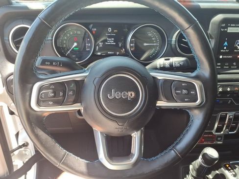 Used 2023 Jeep Wrangler Unlimited Rubicon 4xe w/ Cold Weather Group AWD/4WD image 7