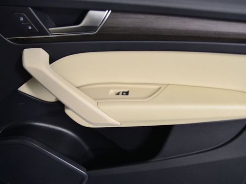 Certified 2025 Audi Q5 Premium image 21