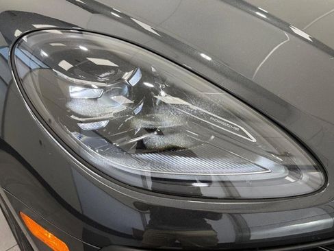 Certified 2025 Porsche Macan Turbo image 11