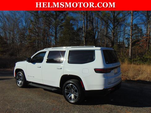 Certified 2025 Jeep Wagoneer 4WD image 10