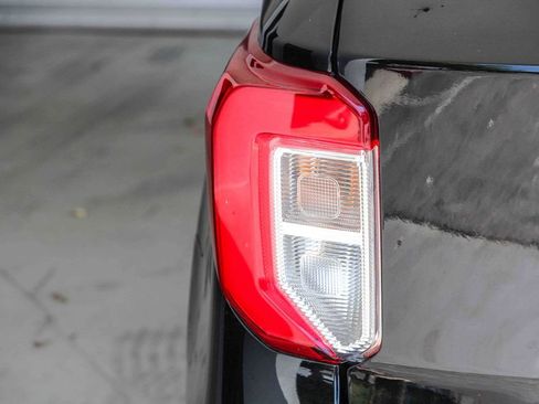 Used 2023 Ford Explorer XLT w/ Equipment Group 202A RWD image 7