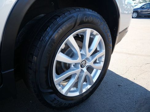 Used 2018 Nissan Rogue SV AWD/4WD image 37
