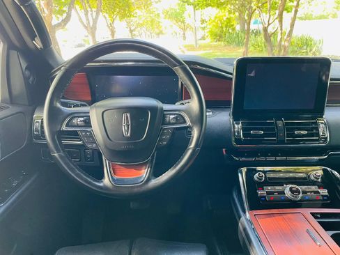 Used 2021 Lincoln Navigator L Reserve RWD image 15