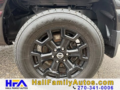 Used 2018 Nissan Titan SL w/ Midnight Edition image 13