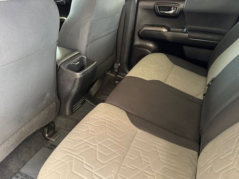 Used 2021 Toyota Tacoma TRD Sport w/ Technology Package image 13