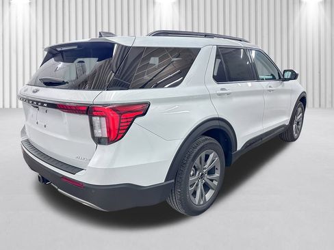 New 2026 Ford Explorer Active image 5