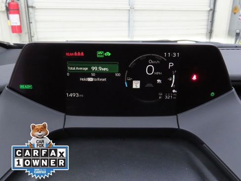 Used 2025 Toyota Prius Plug-In Hybrid image 11
