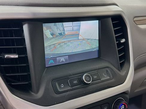 Used 2017 GMC Acadia SLE FWD image 17