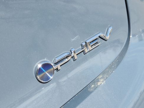 New 2026 Toyota Prius Plug-In Hybrid image 11