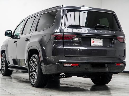 Used 2022 Jeep Wagoneer Series III RWD image 11