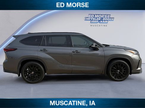 Used 2024 Toyota Highlander XSE AWD/4WD image 6