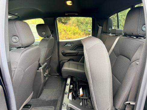 New 2026 GMC Canyon Elevation w/ Convenience Package image 9