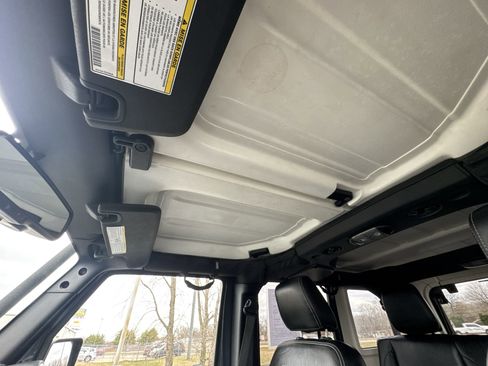 Used 2017 Jeep Wrangler Unlimited Rubicon image 18